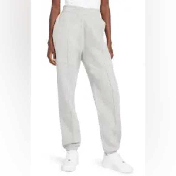 LAST CHANCE: NIKE Matching Set Cropped Hoodie and Sweatpants - Picture 5 of 7